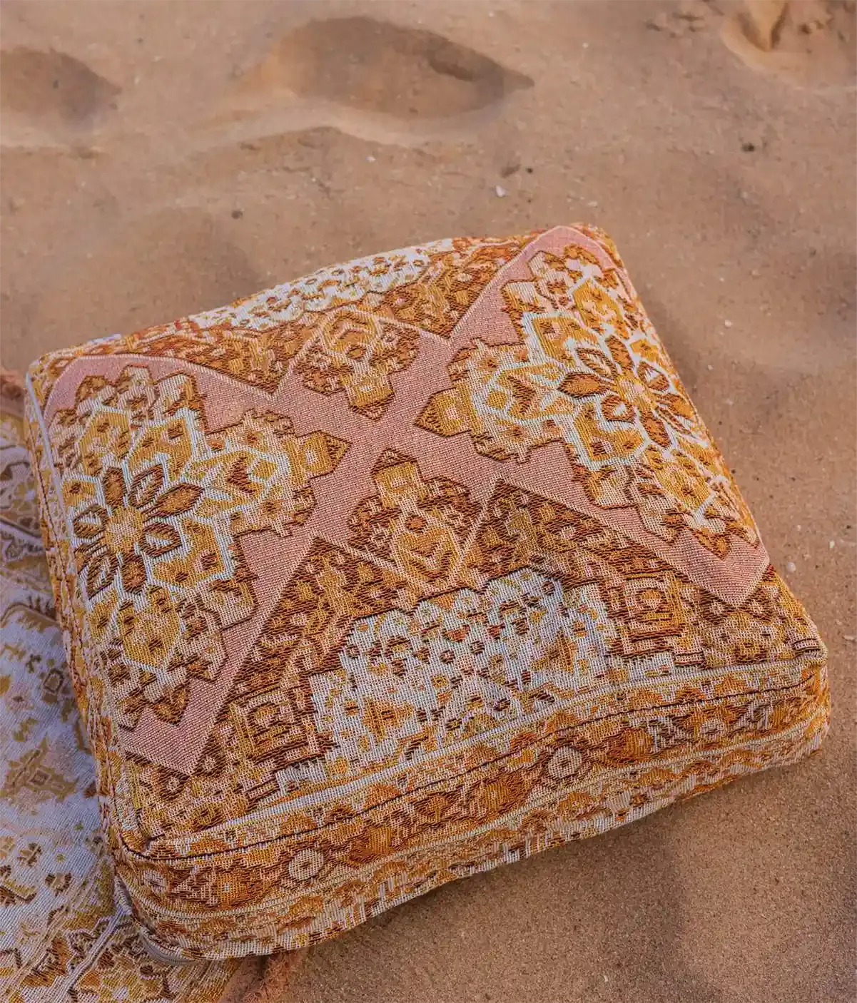 2 x Sonder Cushion